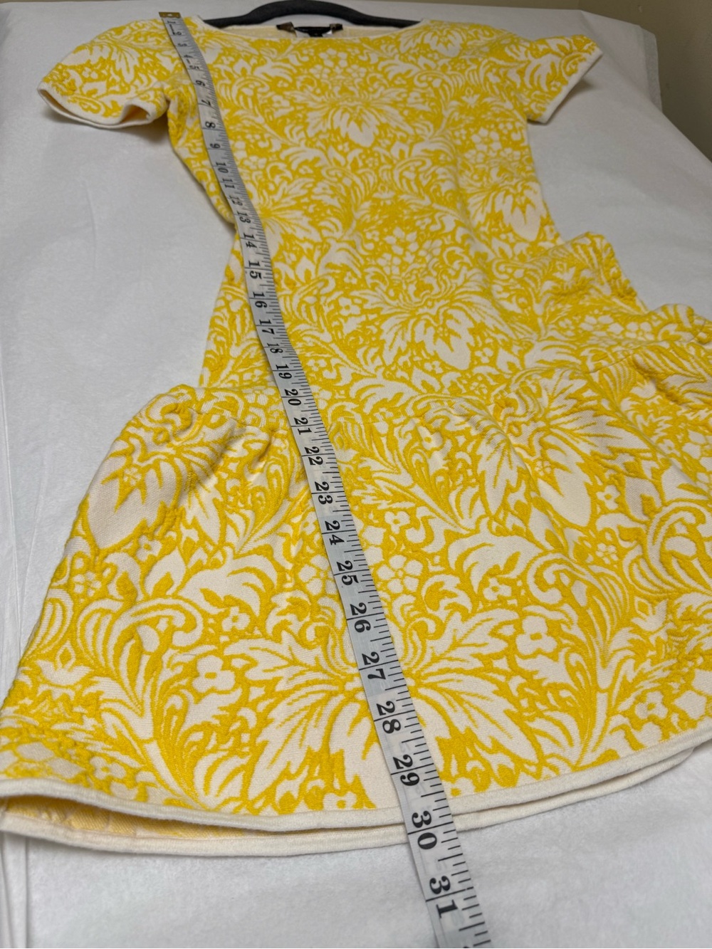 NWOT🌼  BCBGMAXAZRIA yellow and white textured knit mini dress 🌻 - Picture 6 of 11